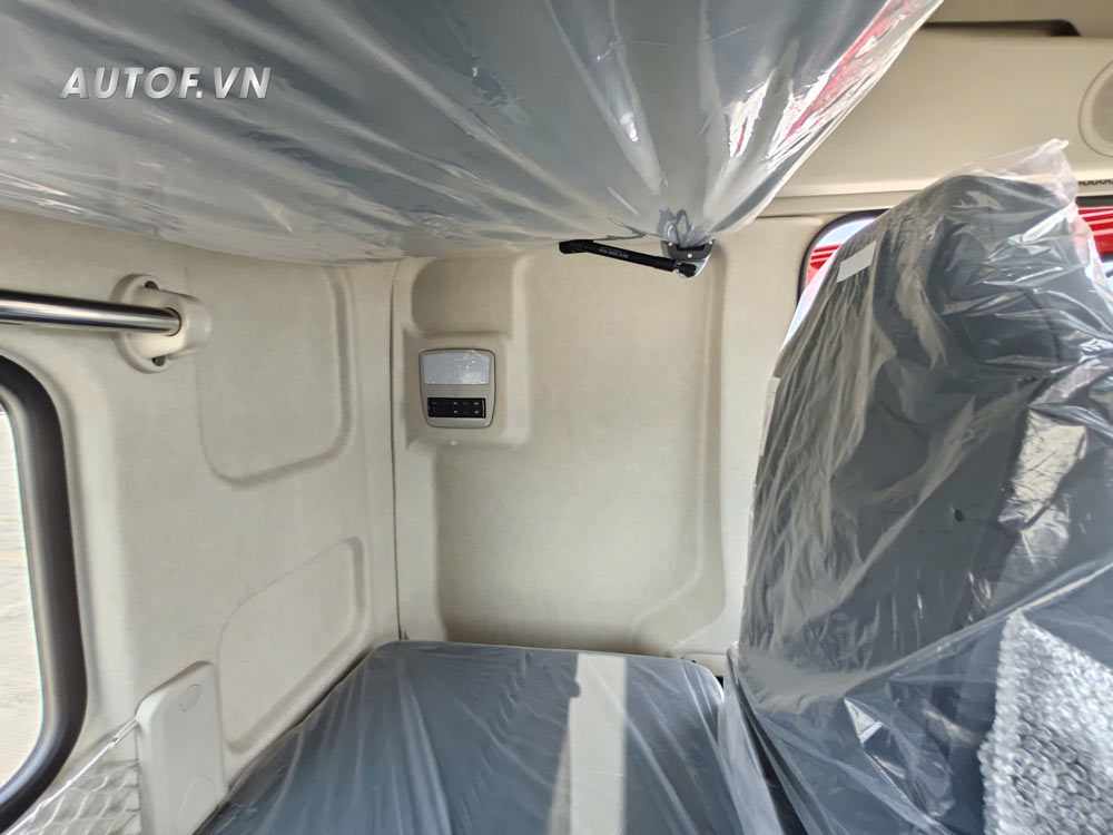 Xe tải Chenglong 5 chân H7 360Hp Thùng 9m7 (01/2026)